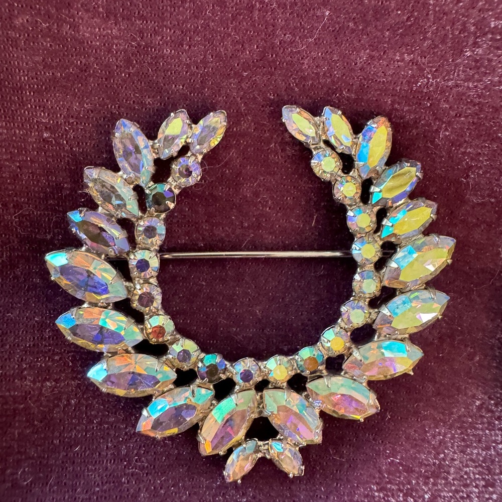 B David Brooch and Earring Set - Picture 2 of 8